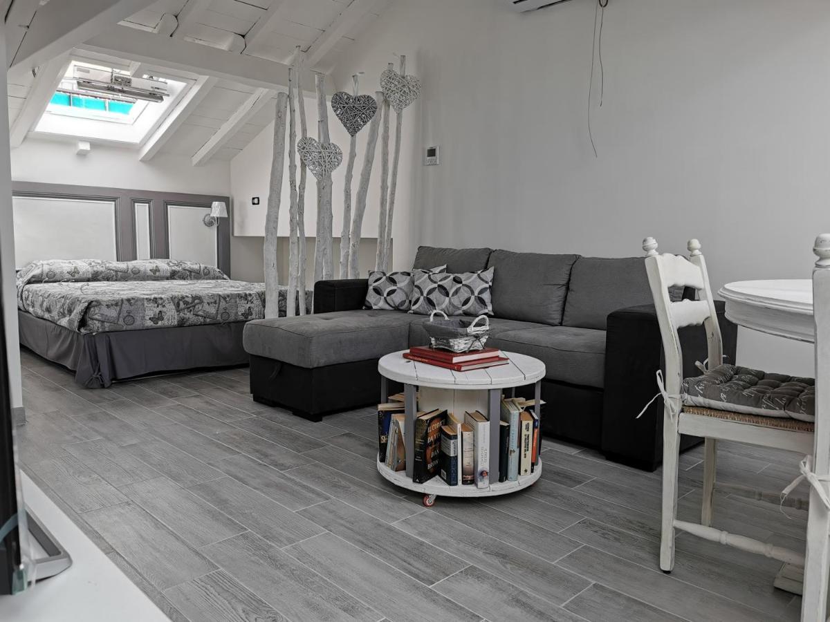 Tuffonelblu Apartment เวนติมิญา ภายนอก รูปภาพ