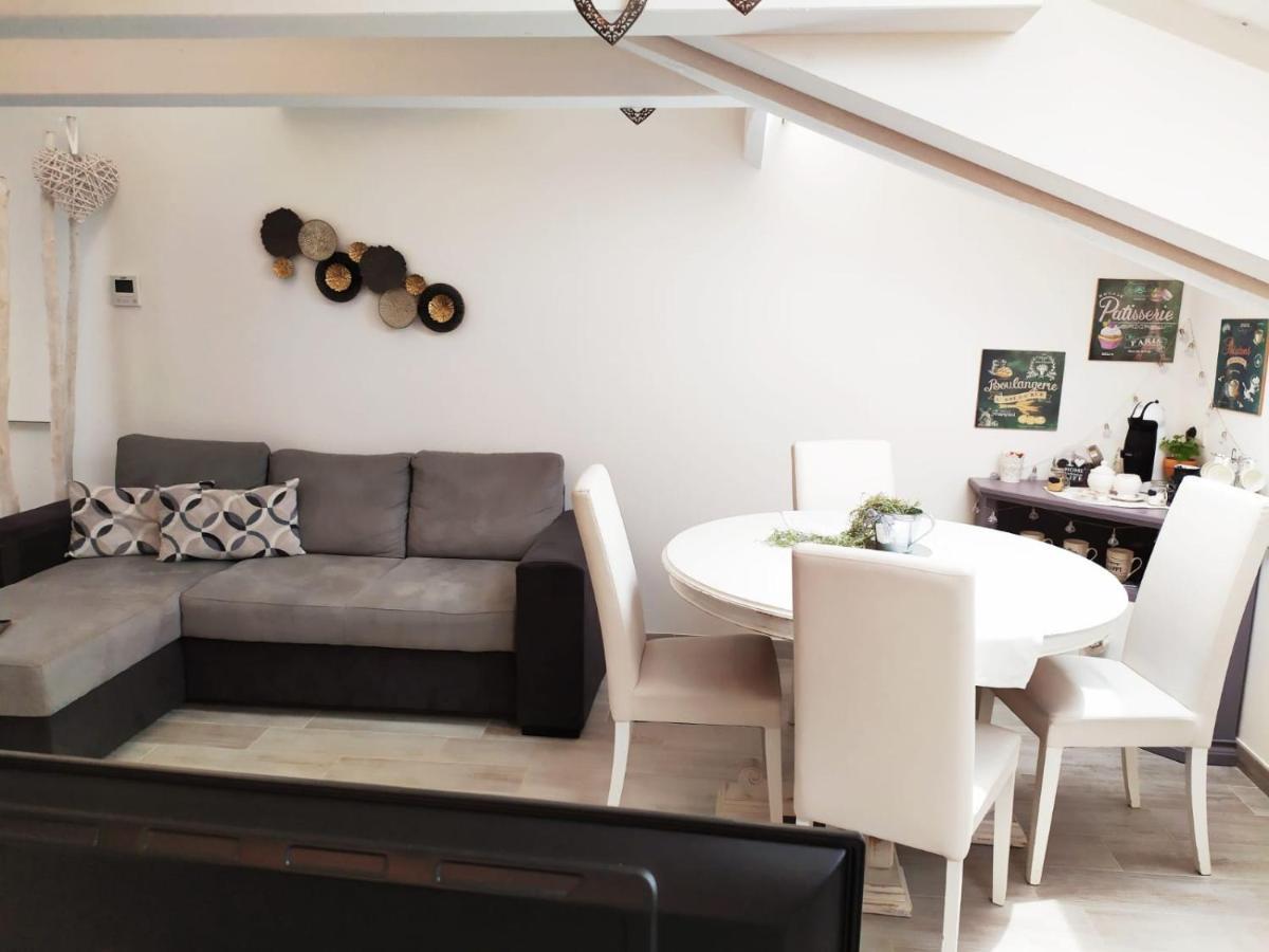 Tuffonelblu Apartment เวนติมิญา ภายนอก รูปภาพ